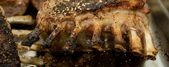 Lamkoteletts-auf-den-grill