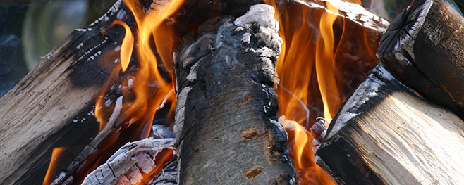 Feuerstelle-im-Garten