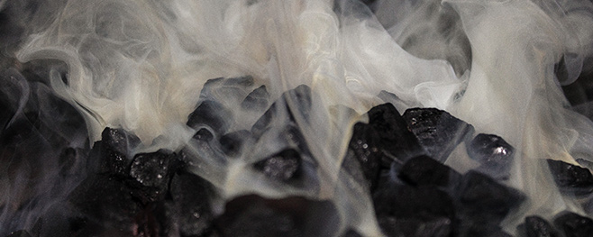 Holzkohle-Verbrennung