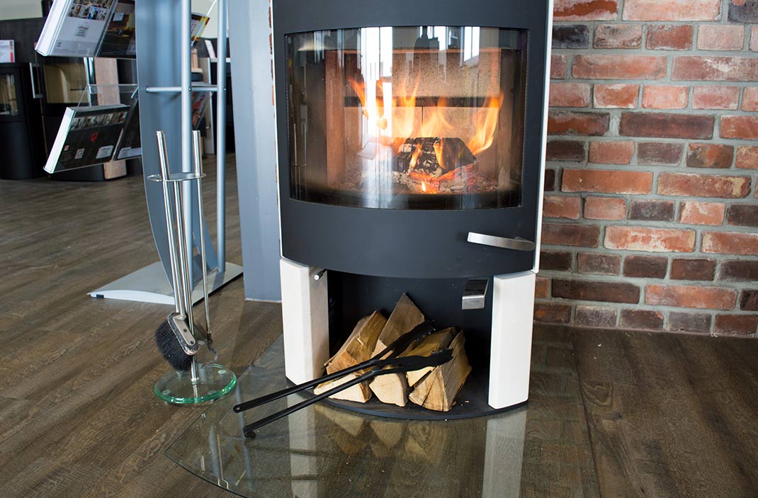 Kaminbesteck-bei-ofen-de