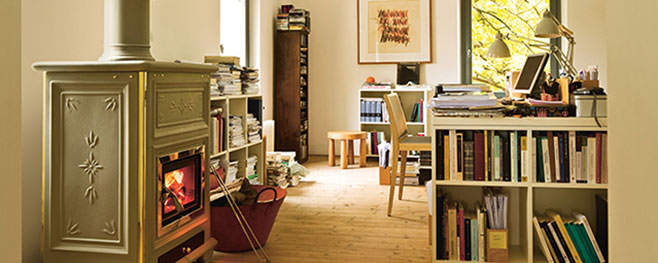 Kamin-mit-jahreszeitlicher-Deko