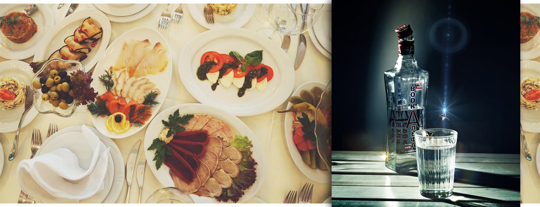 gedeckter Tisch mit russischen Vorspeisen