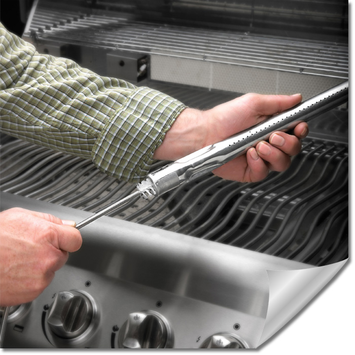 Ambientebild der Napoleon Reinigungsbürste für Brennerrohre