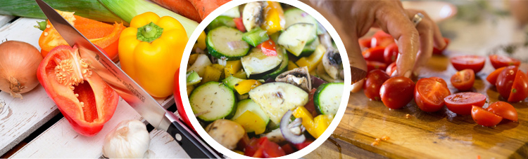 Bildfolge zur Vorbereitung des mediterranen Gemüses