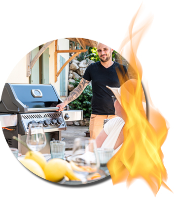 Grillmeister schließen den Deckel beim Grillen