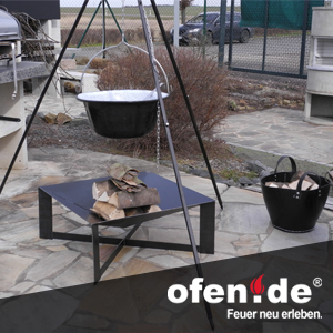 diese Feuerschale und den Schwenkgrill gibt es bei ofen.de