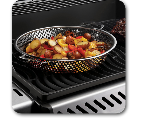 Ambientebild des Napoleon Gemüse-Wok-Korb