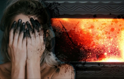 verrußte Kaminscheibe freibrennen und schwarz verdreckte Hände