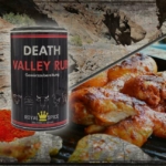 Collage mit einem Panorama des Death Valley, dem Rub-Spender und grillender Hähnchenschenkel