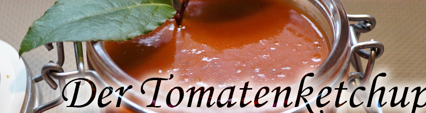 Nahaufnahme eines Glases mit Tomatenketchup
