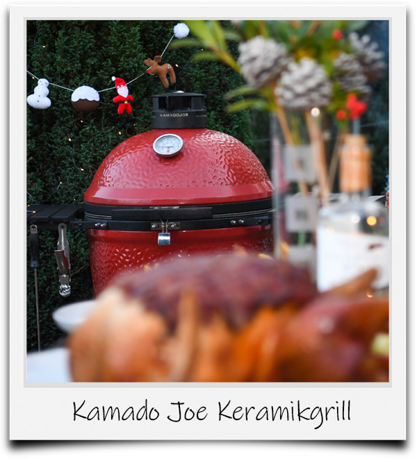 Bild eines Keramikgrills mit dicker Verkleidung von Kamado Joe