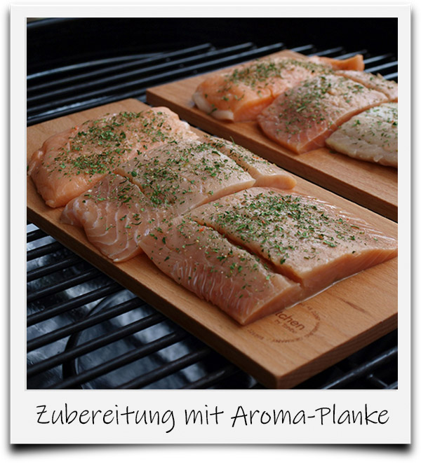 gegrillte Forelle auf Plancha oder Grillplanke 