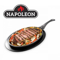 Grillpfanne mit Untersetzer ist ideal für die Zubereitung von Grillpfannengericht aus Pilzen