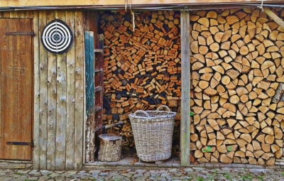 Beitragsbild zum Thema Funktionsweise Holzfeuchtemessgerät