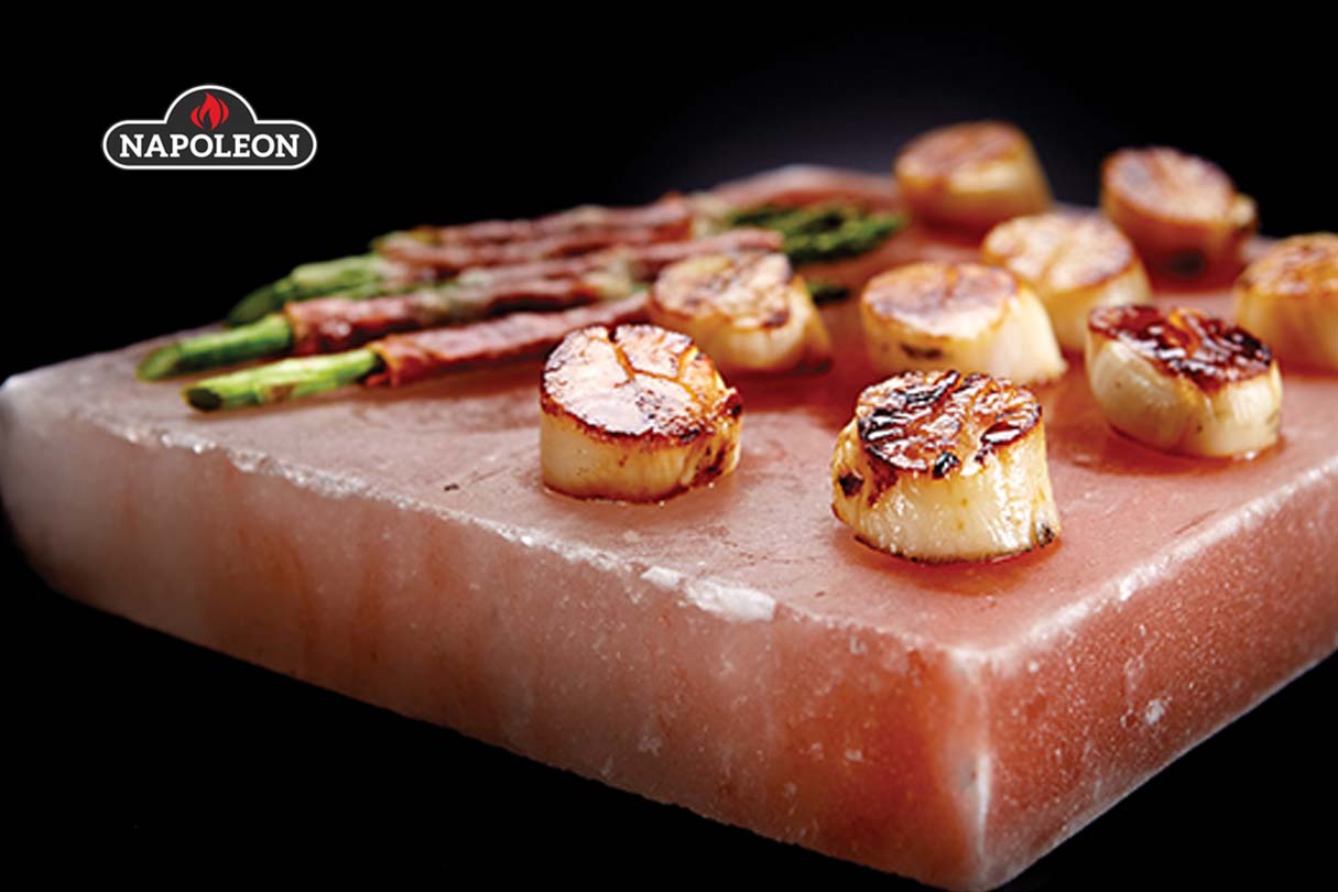 Titelbild zum Beitrag Mit dem Salzstein grillen