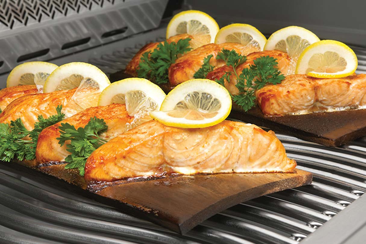 Titelbild zum Beitrag Plank Grilling